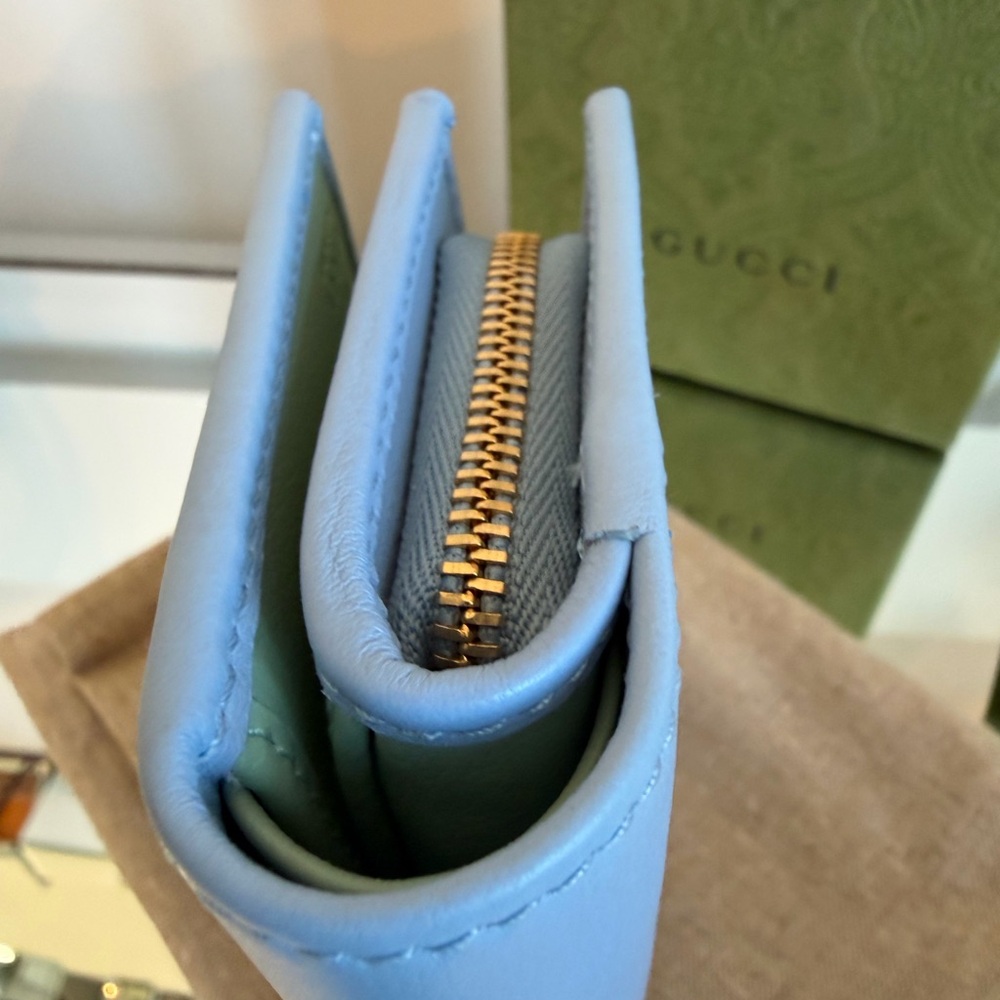 New Gucci Light Blue GG Wallet - Picture 8 of 8